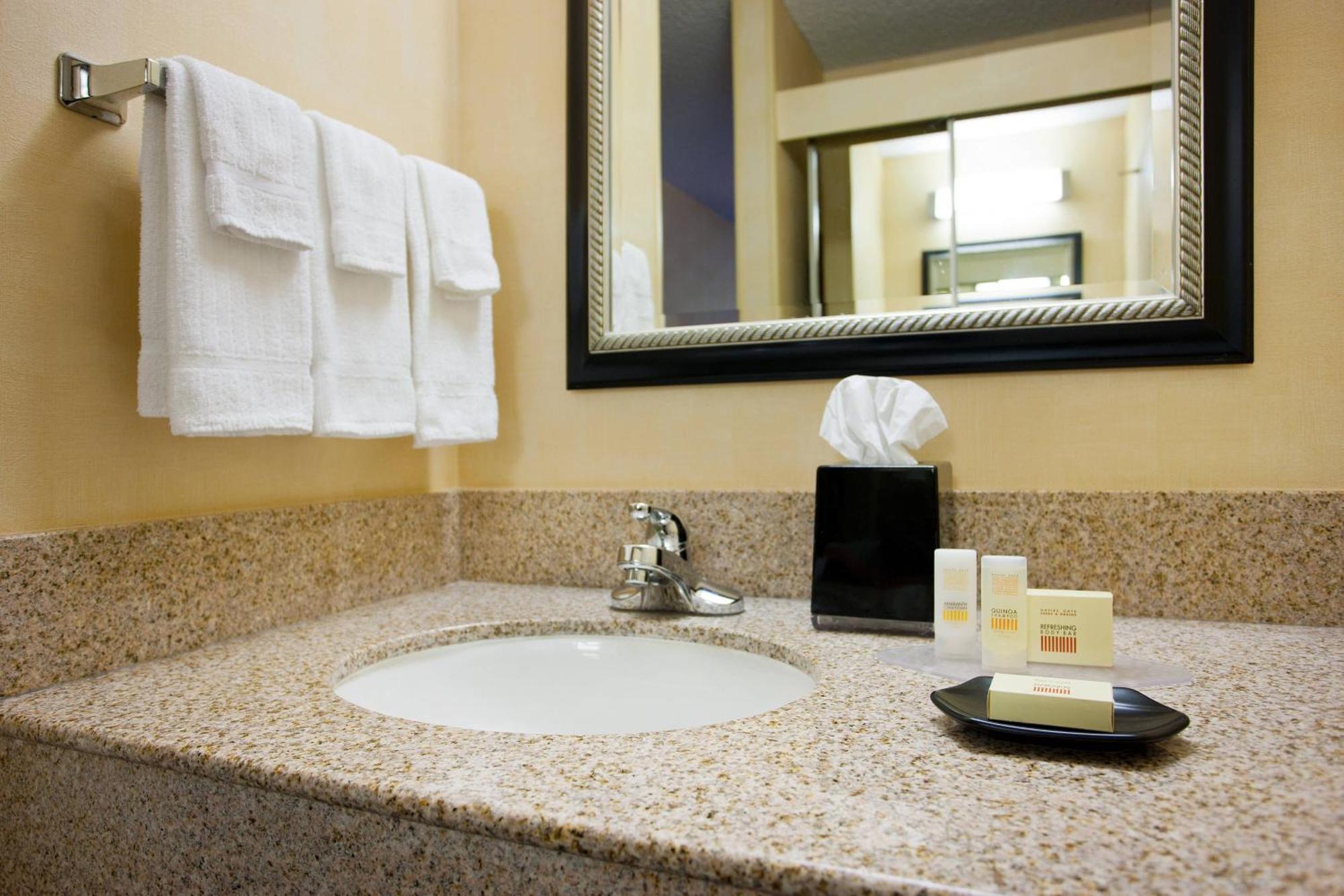 Courtyard Sacramento Airport Natomas Hotel Exterior foto