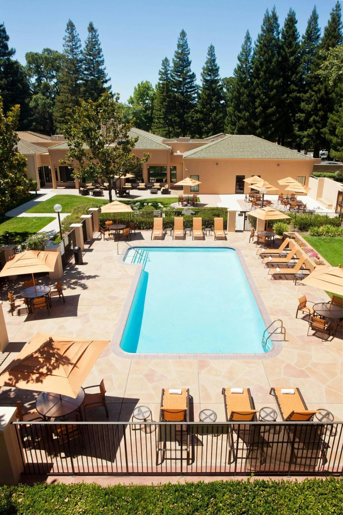 Courtyard Sacramento Airport Natomas Hotel Instalações foto